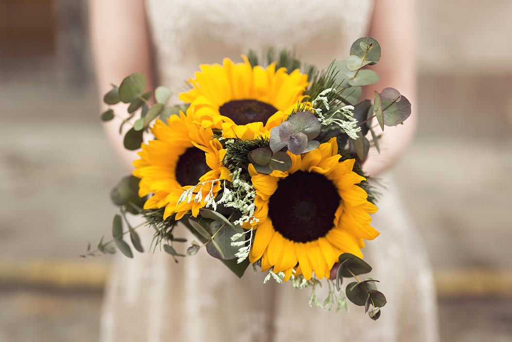 bouquet sposa con girasoli